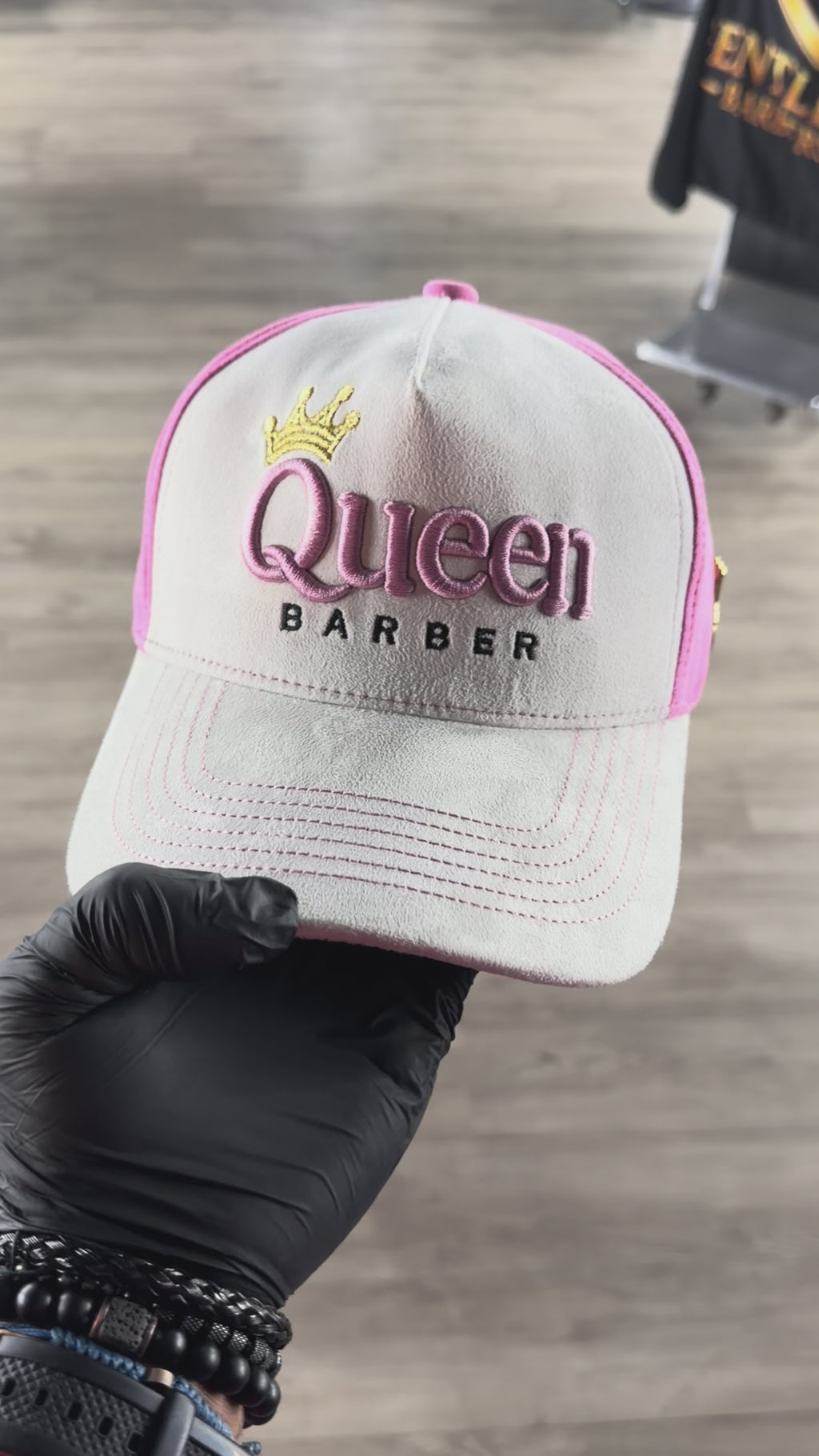 Queen Barber